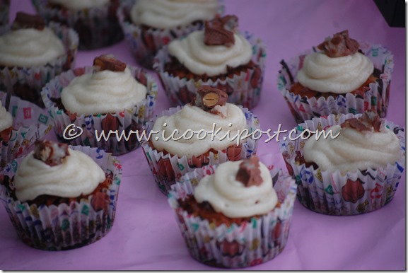Chocolate Almond joy cupcakes (6) Chocolate Almond joy cupcakes (6)